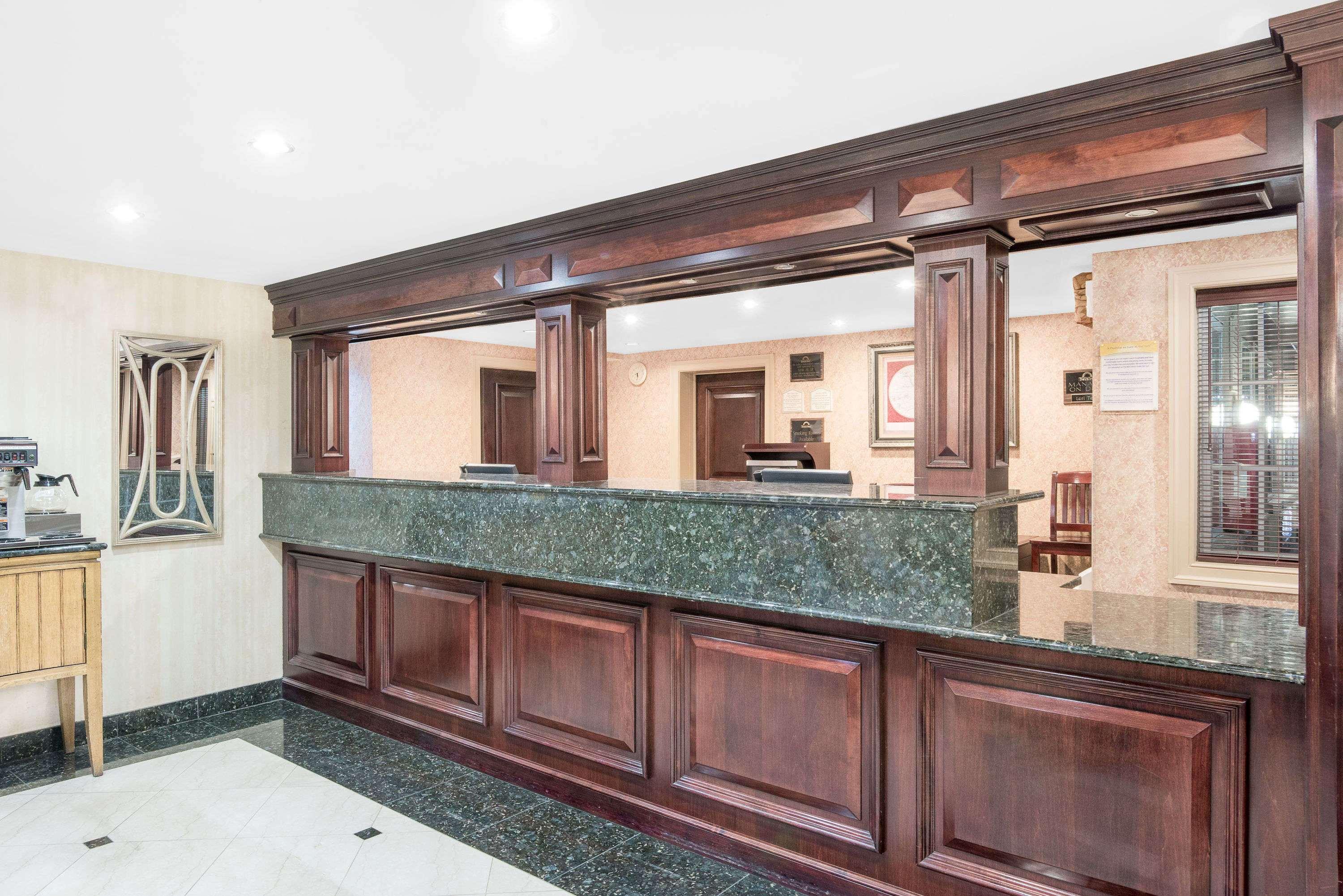 Days By Wyndham Springfield/phil.intl Airport 2*