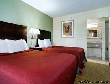 Days By Wyndham Springfield/phil.intl Airport Hotel Springfield