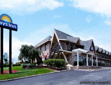 Days By Wyndham Springfield/phil.intl Airport