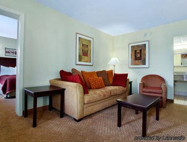 Days By Wyndham Springfield/phil.intl Airport Hotel